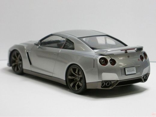 Збірна модель автомобіля Nissan GT-R | 1:24 Fujimi 03767