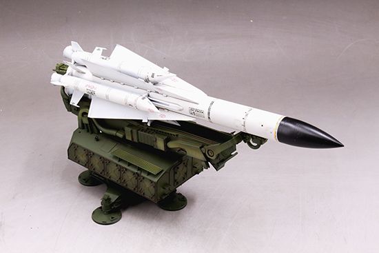 Збірна модель 1/35 5В28 5П72 Пускова установка ЗРК-5 "Оборок" Trumpeter 09550
