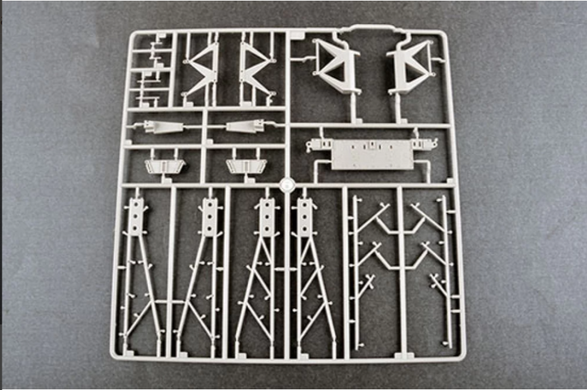 Збірна модель 1/35 зенітно-ракетний комплекс S-300V 9A84 SAM Trumpeter 09520