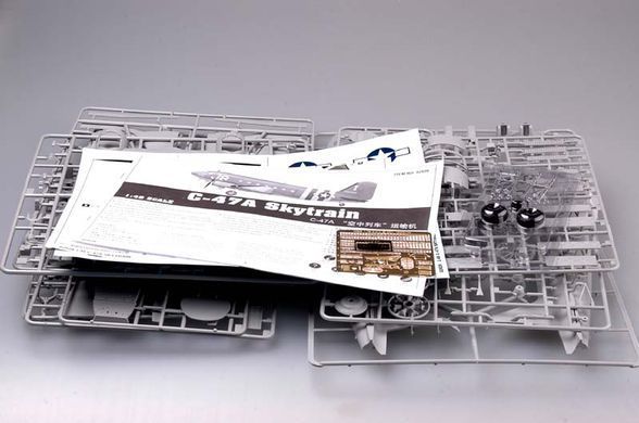 Сборная модель 1:48 самолет C-47A Skytrain Trumpeter 02828