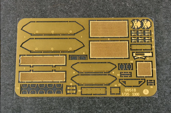 Збірна модель 1/35 зенітно-ракетний комплекс S-300V 9A84 SAM Trumpeter 09520