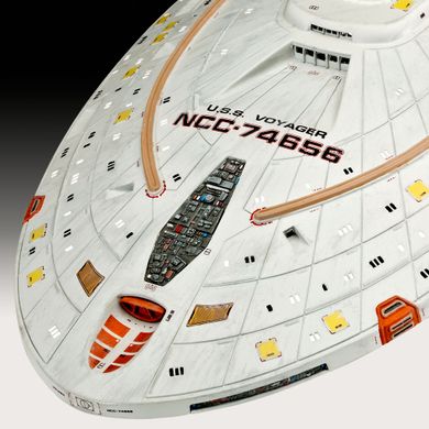 Сборная модель космического корабля 1/677 Star Trek Voyager U.S.S. Voyager Revell 04992