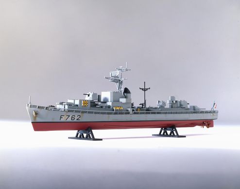 Assembled model 1/400 ship Escorteurs Rapides E 50 Heller 87093