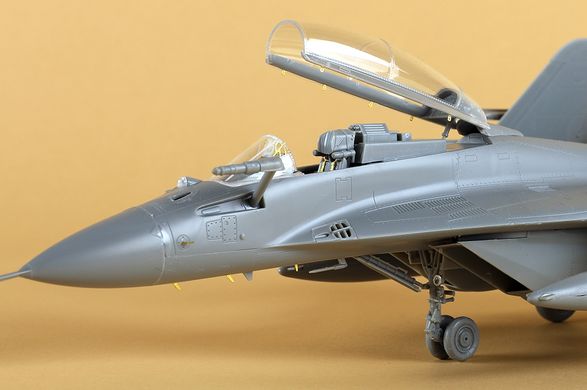 Сборная модель 1/48 палубный многоцелевой истребитель MiG-29K Fulcrum-D МиГ-29К HobbyBoss 81786
