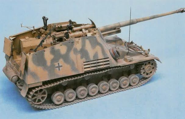 Збірна модель 1/35 винищувач танків Sd.Kfz.164 Nashorn 4 в 1 Dragon 6459
