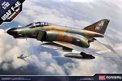 Збірна модель 1/32 винищувача USAF F-4E Vietnam War Academy 12133