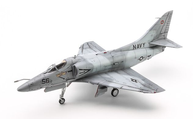 Assembled model 1/48 attack aircraft A-4E Skyhawk Top Gun Hasegawa 07523