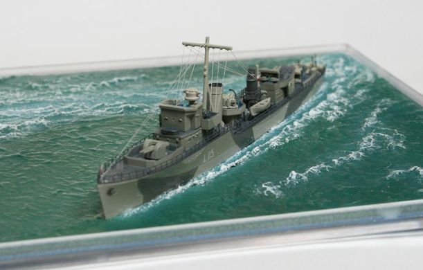 Сборная модель 1/700 эскортный эсминец HMS Badsworth 1941 Hunt II IBG Models 70004
