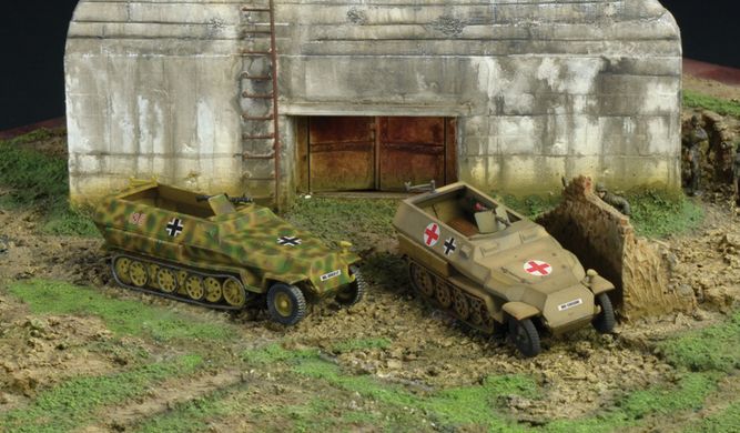 Збірна модель 1/72 бронетранспортерів Sd.Kfz. 251/1 Ausf. C Italeri 7516