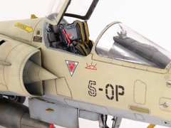 Збірна модель 1:32 літака Mirage 2000 C Kitty Hawk 32020