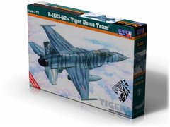 Сборная модель 1/48 самолет F-16CJ-52 + 'Tiger Demo Team' MisterCraft G115