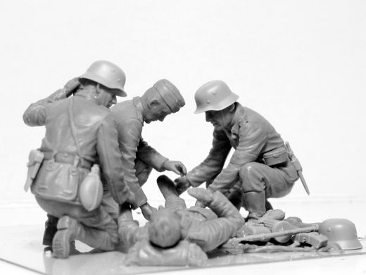 Figures 1/35 WWII German Military Medical Personnel ICM 35620