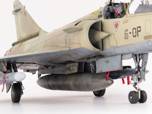 Збірна модель 1:32 літака Mirage 2000 C Kitty Hawk 32020