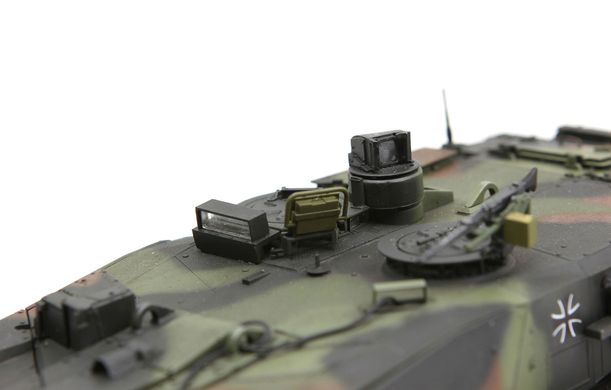 Збірна модель 1/35 німецький основний бойовий танк Leopard 2 A7 Леопард Meng Model TS-027