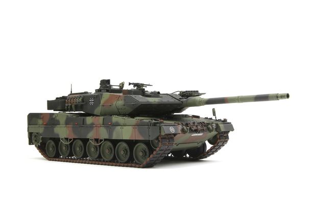 Збірна модель 1/35 німецький основний бойовий танк Leopard 2 A7 Леопард Meng Model TS-027