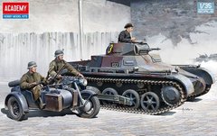 Збірні моделі 1/35 German Panzer I Ausf.B And Motorcycle Academy 13556