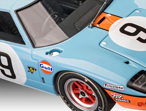 Сборная модель спортивного автомобиля 1:24 Ford GT 40 Le Mans 1968 Revell 07696