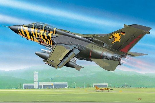 Сборная модель 1/144 самолет Tornado ECR Revell 04048