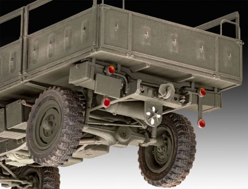 Сборная модель 1/35 грузовой автомобиль Unimog S 404 Revell 03348
