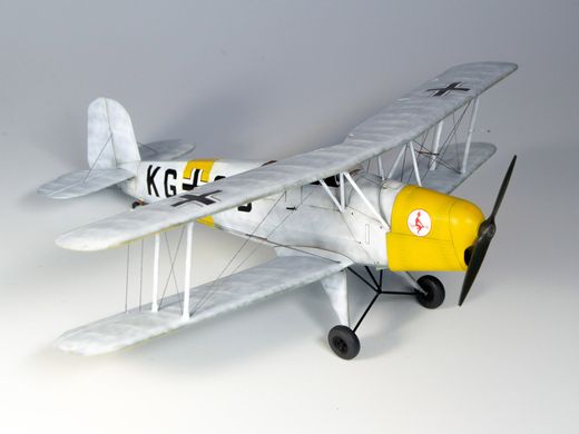 Збірна модель 1/32 літак Bücker Bü 131D, Німецький навчальний літак 2 Світової війни ICM 32030