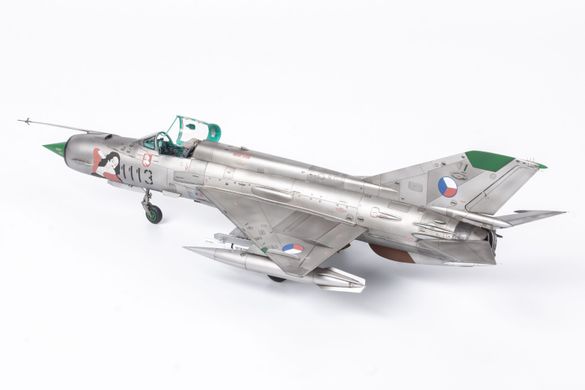 Збірна модель 1/48 літак MiG-21MF Weekend edition Eduard 84177