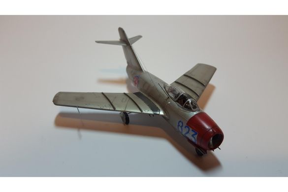 Сборная модель 1/72 реактивный самолет MiG-15 ProfiPACK edition Eduard 7057
