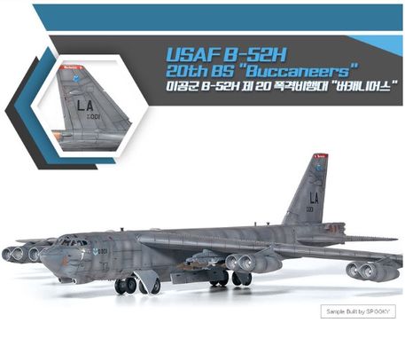 Збірна модель 1/144 літак USAF B-52H 20th BS "Buccaneers" Academy 12622