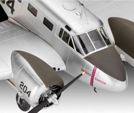 Сборная модель 1/48 самолет Beechcraft Model 18 Revell 03811