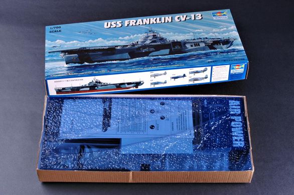 Сборная модель 1/700 американский авианосец ВМС США CV-13 USS Franklin Trumpeter 05730