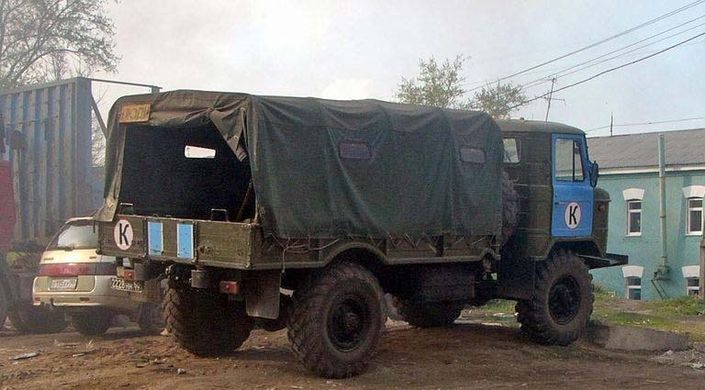 Збірна модель 1/72 армійський автомобіль 4x4 вантажівка ГАЗ-66 ACE 72182