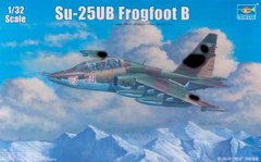 Збірна модель 1/32 літак СУ-25 УБ Sukhoi Su-25UB Frogfoot B Trumpeter 02277