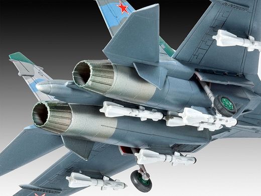 Assembled model 1/144 aircraft Su-27 Suchoi Su-27 Flanker Model Set Revell 63948