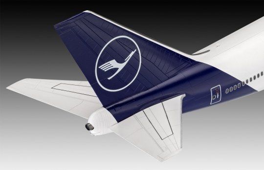 Сборная модель 1/144 Самолет Boeing 747-8I 'Lufthansa' New Livery Revell 03891