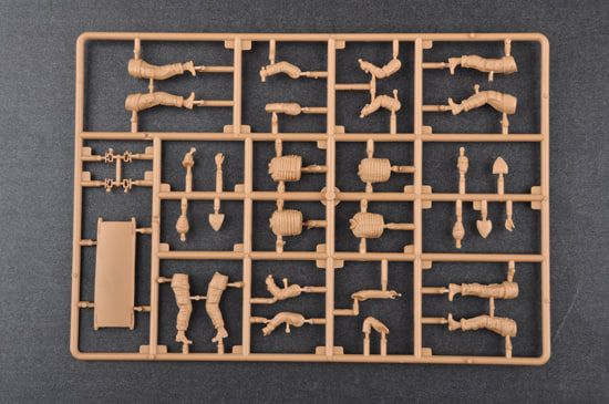Assembled model 1/35 figure Modern U.S. Army - Stretcher Ambulance Team Trumpeter 00430