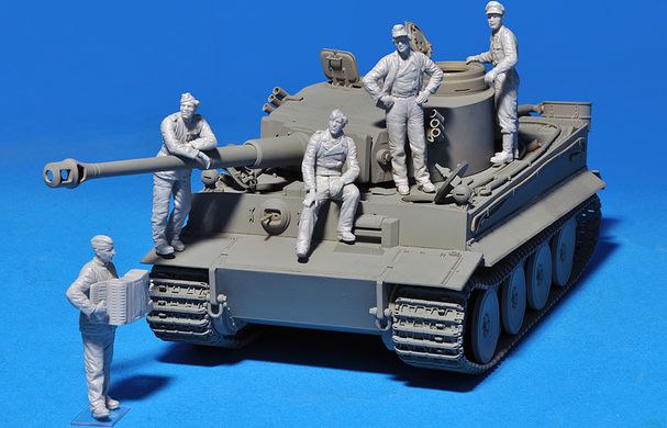 Набір 1/35 німецький танковий екіпаж Нормандія 1944 Друга світова війна Серія військових мініатюр MiniArt 35275