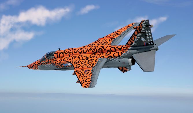 Сборная модель 1/72 военный самолет Jaguar GR.3 Italeri 1357