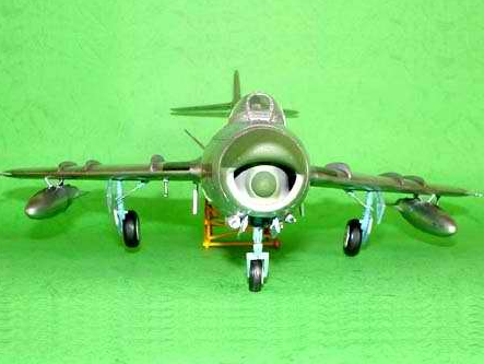 Assembled model aircraft 1/32 Mikoyan MiG17-PF Fresco (F-5A) Trumpeter 02206