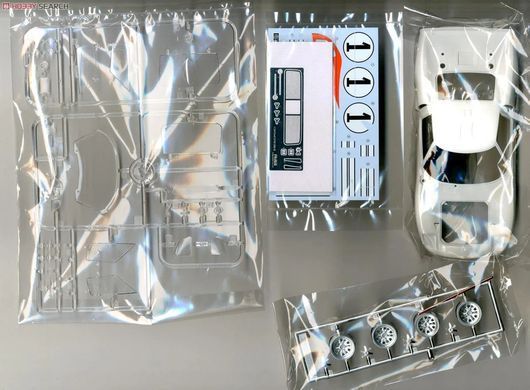1:24 Scale Model Kit: Ford GT40 Mk-II '66 Le Mans 2nd Place (Fujimi 12604)