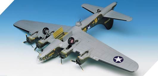 Збірна модель 1/72 літак B-17F Flying Fortress "Memphis Belle" Academy 12495