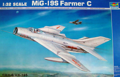 Assembled model aircraft 1/32 Mikoyan MiG-19S Farmer C Trumpeter 02207