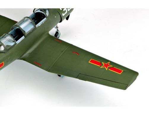Сборная модель 1/32 самолет Nanchang Chujiao-6A является лицензионной моделью Як-18A Trumpeter 02240