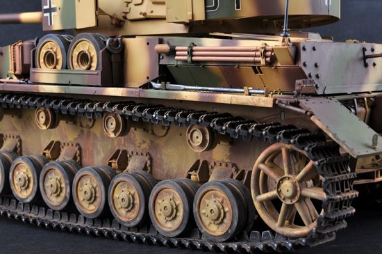 Збірна модель 1/16 німецький спостережний середній танк Panzer Beob.Wg. IV Ausf.J Trumpeter 00922