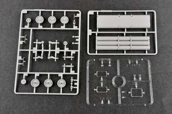 Збірна модель 1/35 САУ M270/A1 Multiple Launch Rocket System Trumpeter 01047