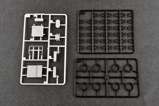 Збірна модель 1/35 САУ M270/A1 Multiple Launch Rocket System Trumpeter 01047