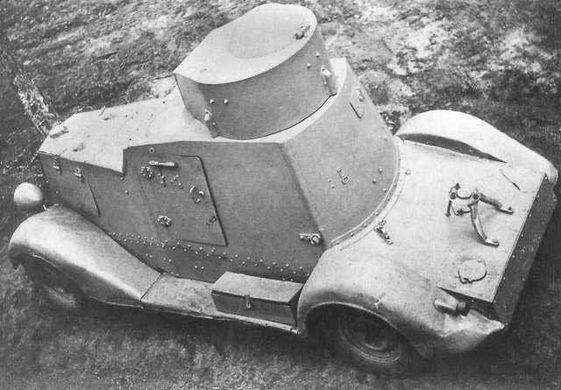 Сборная модель 1/48 легкий бронеавтомобиль ФАИ-М Armoured Car FAI-M ACE 48107