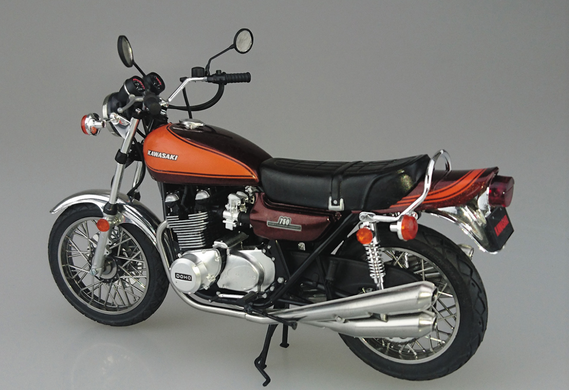 Збірна модель 1/12 мотоцикл Kawasaki 750RS(Z2) Aoshima 05298