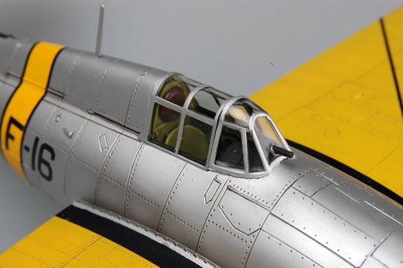 Сборная модель 1/32 истребитель Grumman F4F-3 "Wildcat" ранняя версия Trumpeter 02255