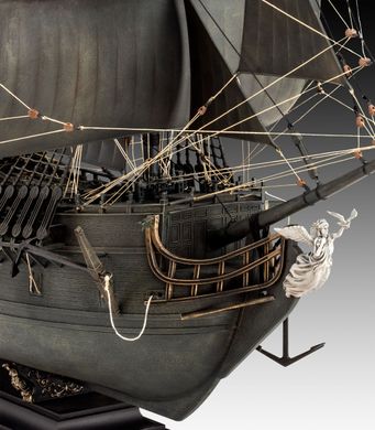 Сборная модель 1:72 Корабль Джека Воробья "ЧЕРНАЯ ЖЕМЧУЖИНА" из "Пираты Карибского моря" Revell 05699