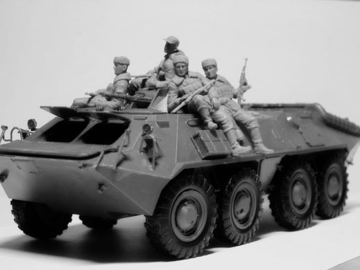 Фігури 1/35 Радянські десантники на бронетехниці (1979-1991 рр), (4 фігури) ICM 35637