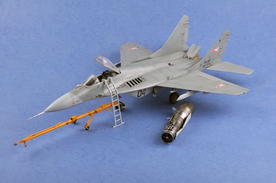 Збірна модель 1/32 винищувач МіГ-29А "Точка опори" Mig-29A Fulcrum Trumpeter 03223